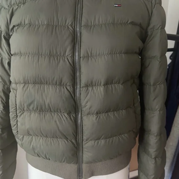 Tommy Hilfiger Olive Green Puffer Jacket - Picture 3 of 9